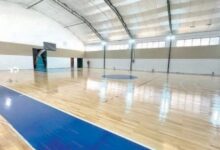 Remodelación a pleno en la cancha de Cear