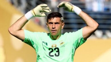Dibu Martínez está nominado al Balón de Oro 2026 como uno de los mejores arqueros