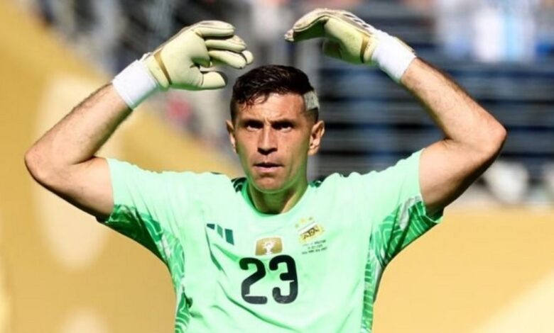 Dibu Martínez está nominado al Balón de Oro 2026 como uno de los mejores arqueros