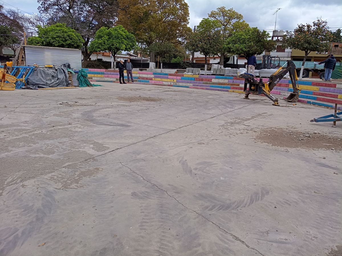 Perico recupera la plaza 20 de Junio con un renovado espacio Perico recupera la plaza 20 de Junio con un renovado espacio