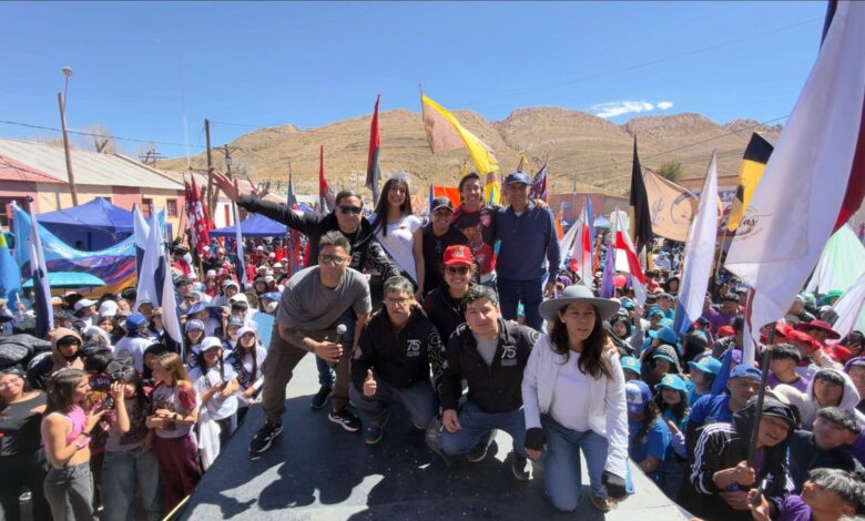 “Primavera en las Alturas” reunió a más de 2.000 estudiantes en Tres Cruces “Primavera en las Alturas” reunió a más de 2.000 estudiantes en Tres Cruces