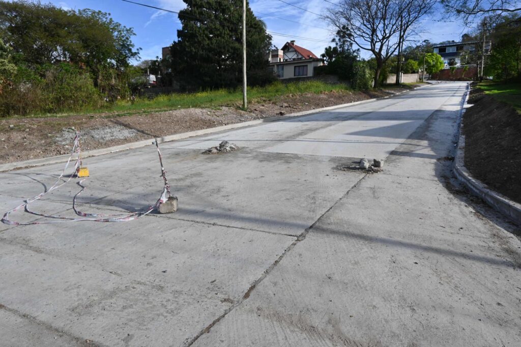 Bº Los Perales. Obras de pavimentación para mejorar la circulación Bº Los Perales. Obras de pavimentación para mejorar la circulación
