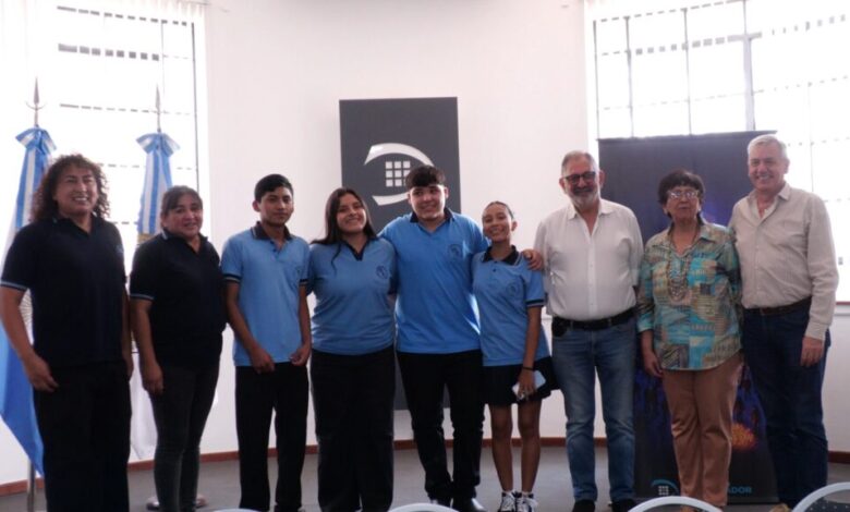 Alumnos del Olga Aredez en una final nacional de Cadena 3