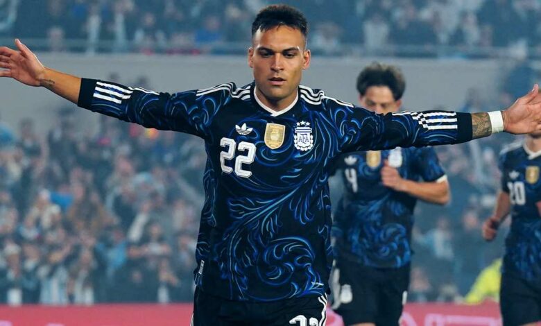 Lautaro Martínez, entre los tres máximos goleadores de Argentina