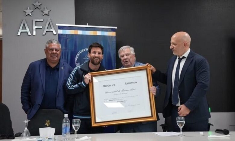 Entregaron a Messi el título de Doctor Honoris Causa