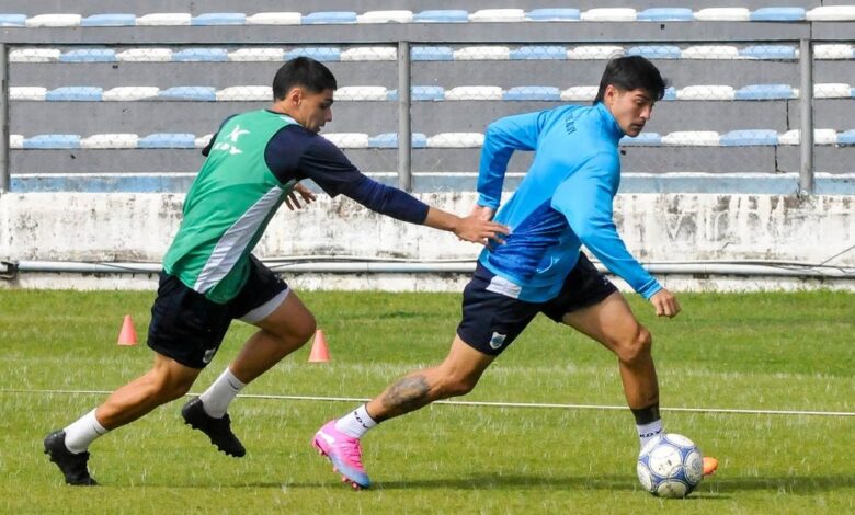 Tristán juega con Almagro y el “lobo” mira expectante