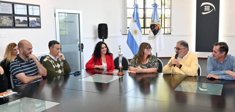 Municipio distinguió a Florencia Califano con el Premio San Salvador Municipio distinguió a Florencia Califano con el Premio San Salvador