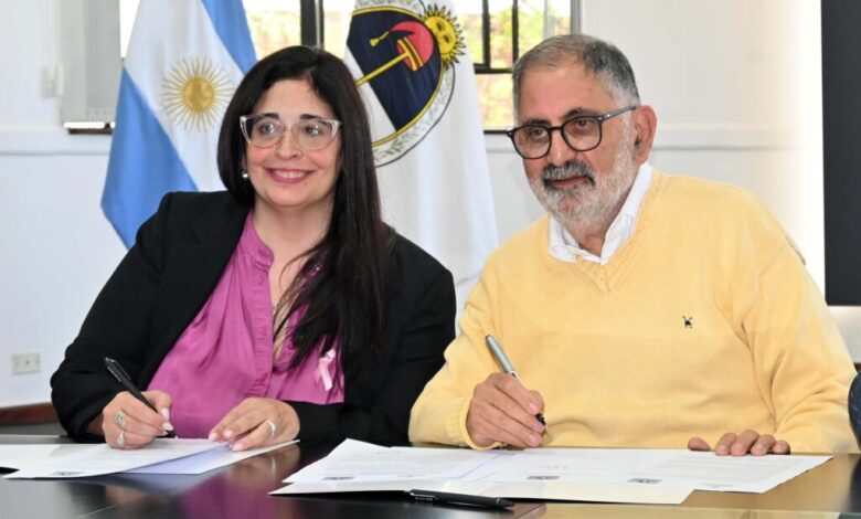 Municipalidad renueva compromiso con la prevención del cáncer de mama