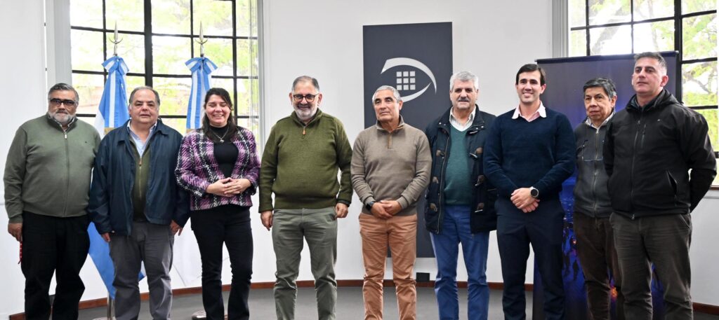 Jorge recibió a representantes del Colegio de Ingenieros