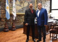 Bernis abrió el debate con los intendentes