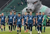 El “Lobo” ganó en Mataderos tres puntos de oro