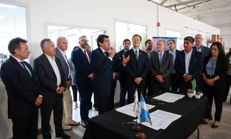 Inauguran laboratorio para formar profesionales en extracción de litio