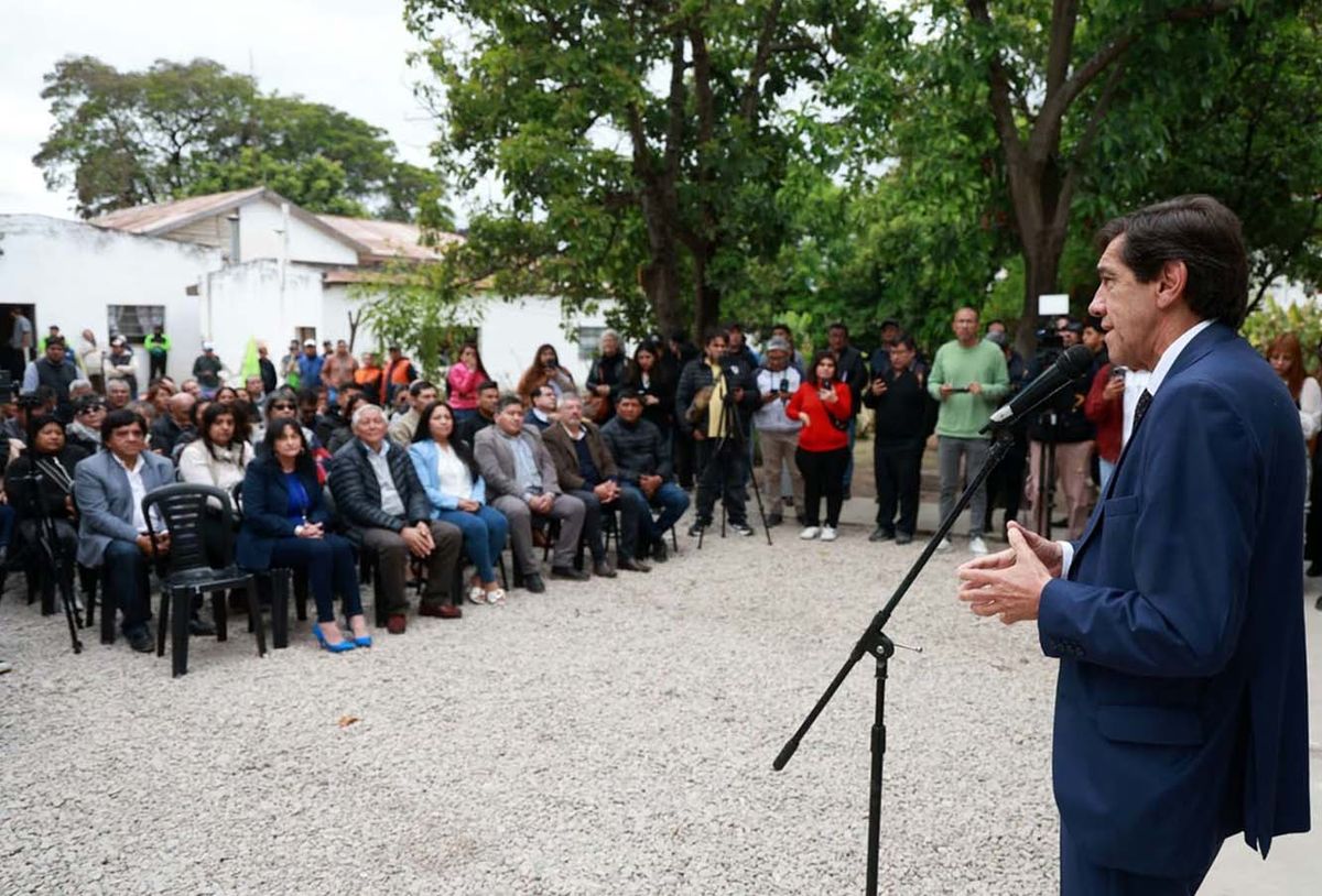 Gobierno y municipio de Perico realizan obras de infraestructura y servicios
