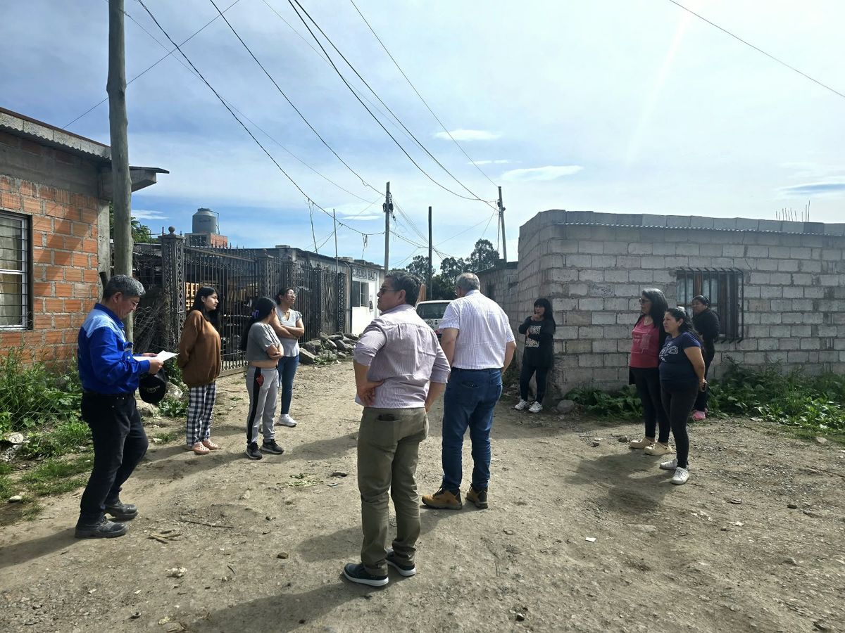 Agua Potable se reunió con vecinos del Asentamiento 4 de Agosto