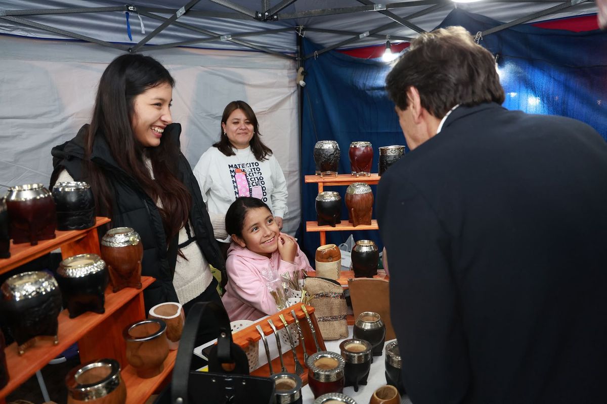 El gobernador recorrió la Expo “Sabores de Mi Tierra” y apoyó su reconocimiento nacional
